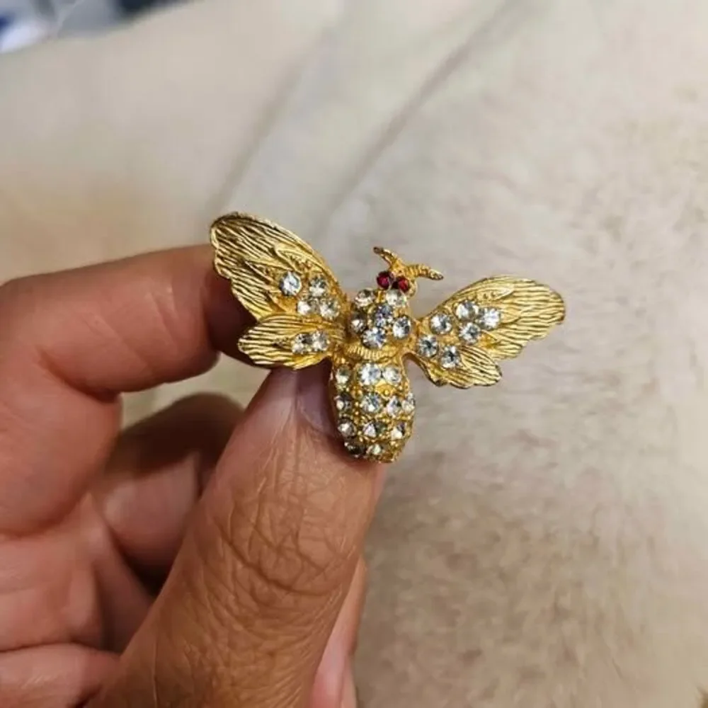Vintage Gold Tone Rhinestone Bee Brooch